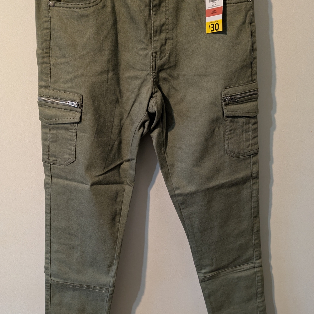 NWT Stretchy Green Cargo Pants Size 10